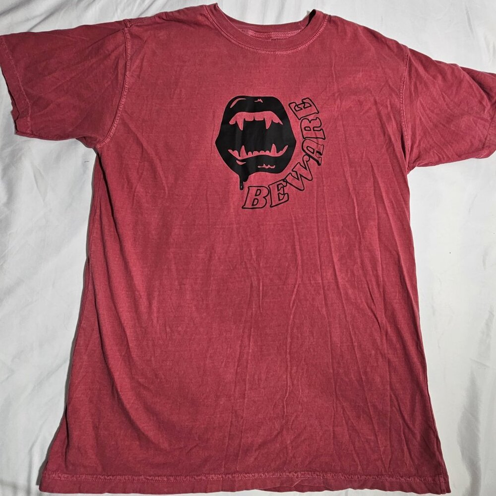 Red "Beware" Graphic Tshirt Women's Size Large